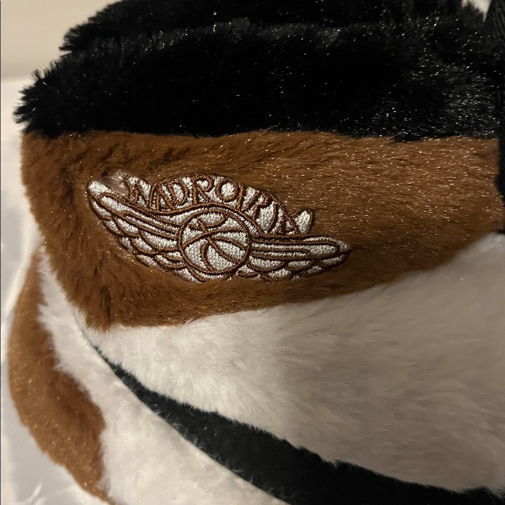 Air Jordan’s Furry Brown and White Slippers with Black Accents - Picture 4 of 5